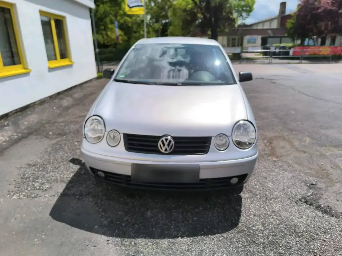 Gebraucht VW Polo 75 PS (55 kW) 2003 Silber Kleinwagen