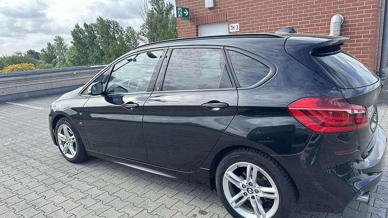 Gebraucht BMW 218 Active Tourer M Sport 136 PS (100 kW) 2015 Schwarz Van / Kleinbus
