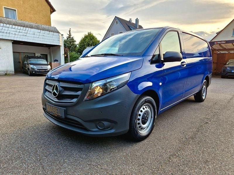 Atlantisblau Gebraucht 2019 Mercedes Vito Van / Kleinbus | 15.970 € (Superpreis) - Bild 1/4