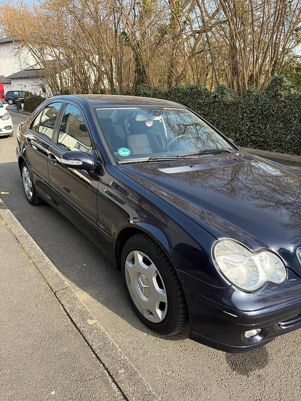 Gebraucht Mercedes C180 143 PS (105 kW) 2005 Blau Limousine