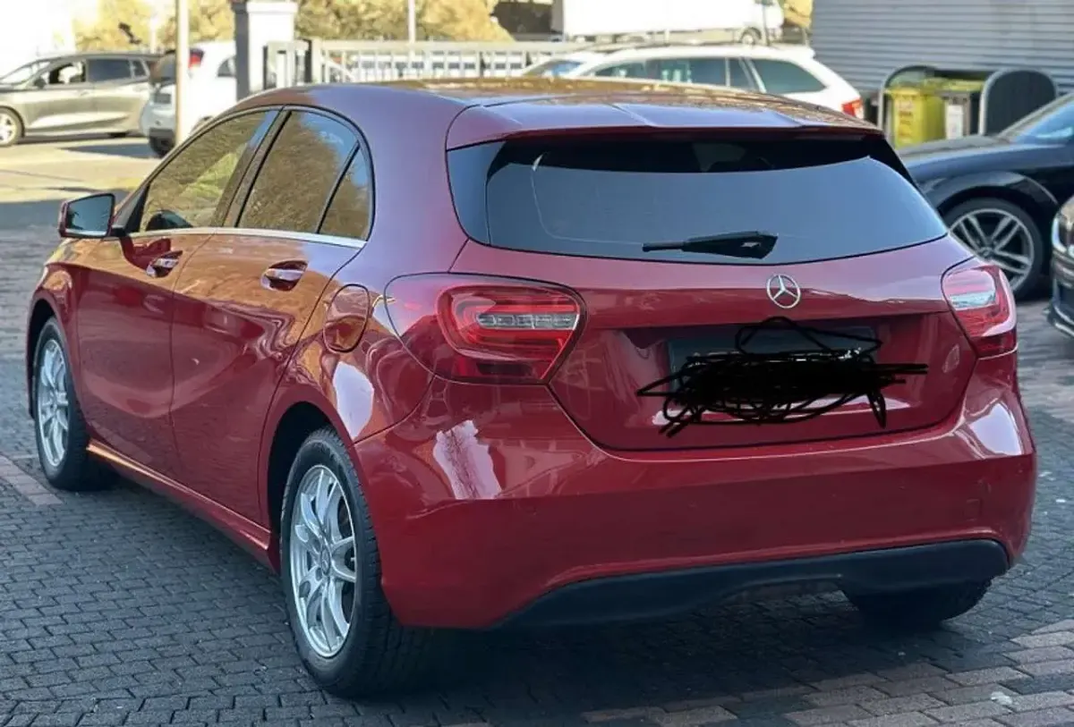 Gebraucht Mercedes A200 136 PS (100 kW) 2014 Rot Limousine