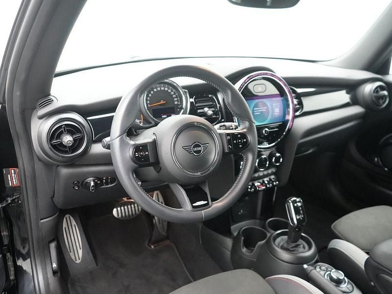 Gebraucht Mini John Cooper Works 136 PS (100 kW) 2022 Midnight black Kleinwagen