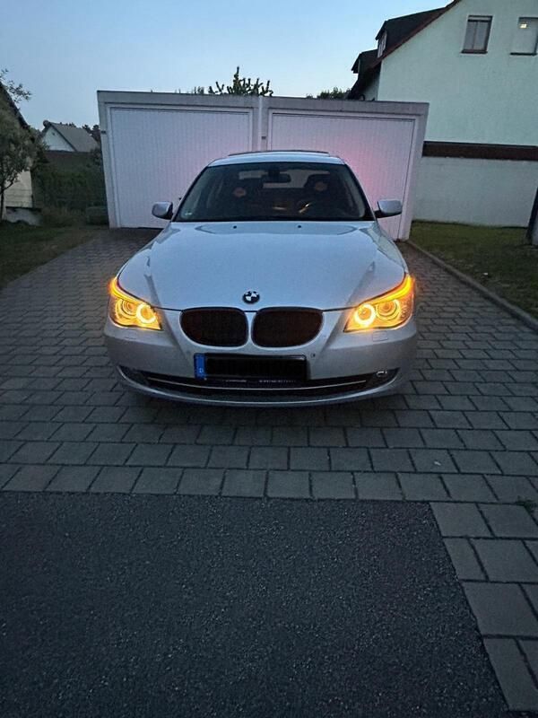 Silber Gebraucht 2008 BMW 520 Limousine | 8.450 € (Teuer) - Bild 1/4