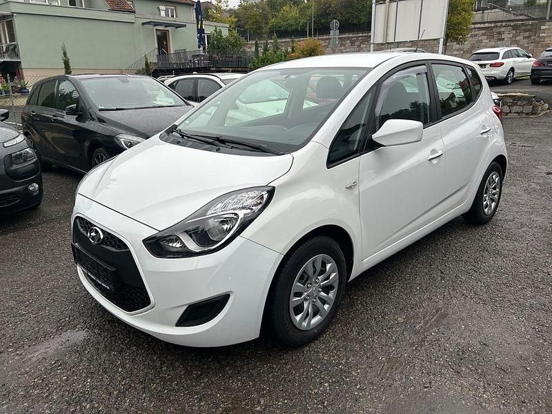 Weiß Gebraucht 2016 Hyundai ix20 Classic Kleinwagen | 8.500 € (Fairer Preis) - Bild 1/4