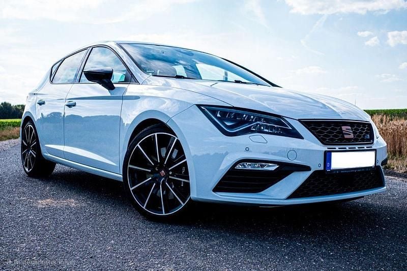 Weiß Gebraucht 2019 Cupra Leon Limousine | 24.499 € (Fairer Preis) - Bild 1/4