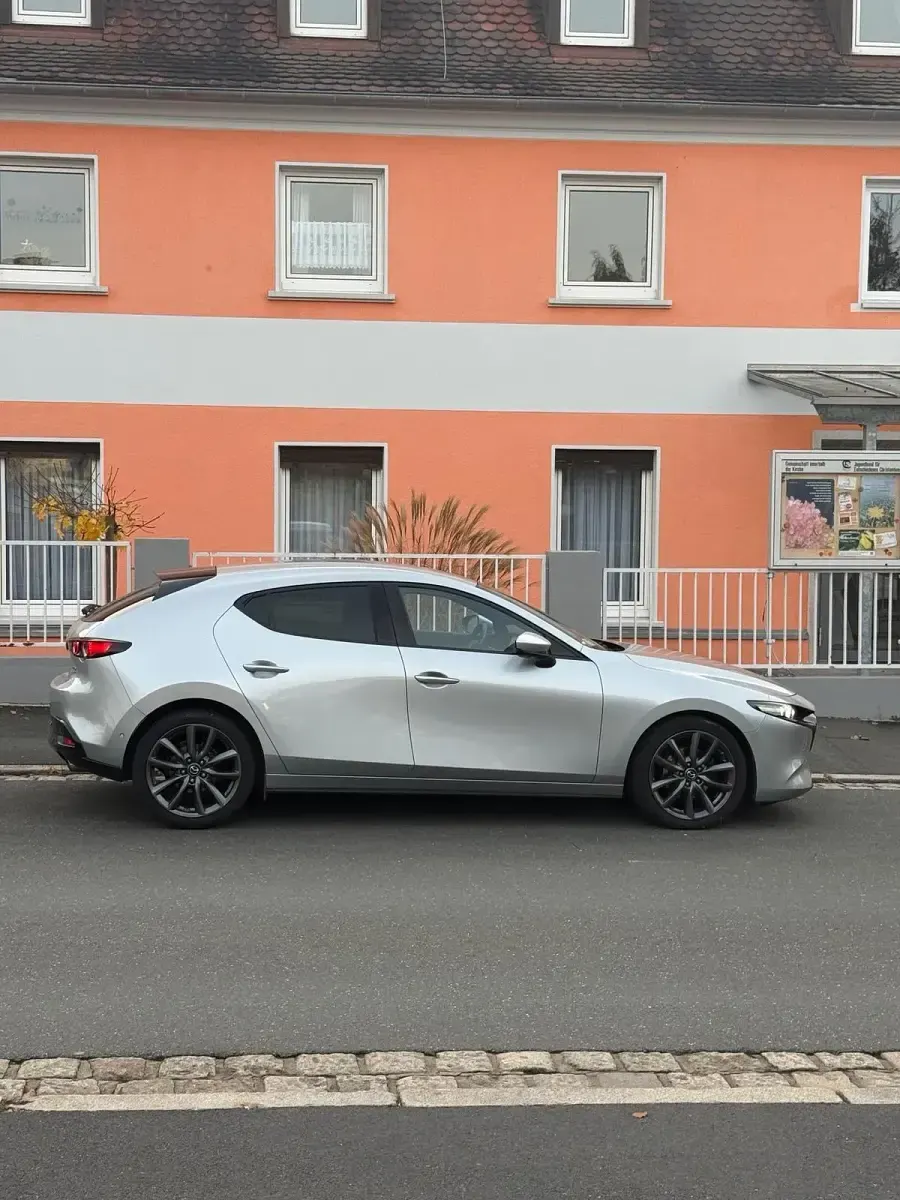 Gebraucht Mazda 3 122 PS (89 kW) 2019 Silber Kleinwagen
