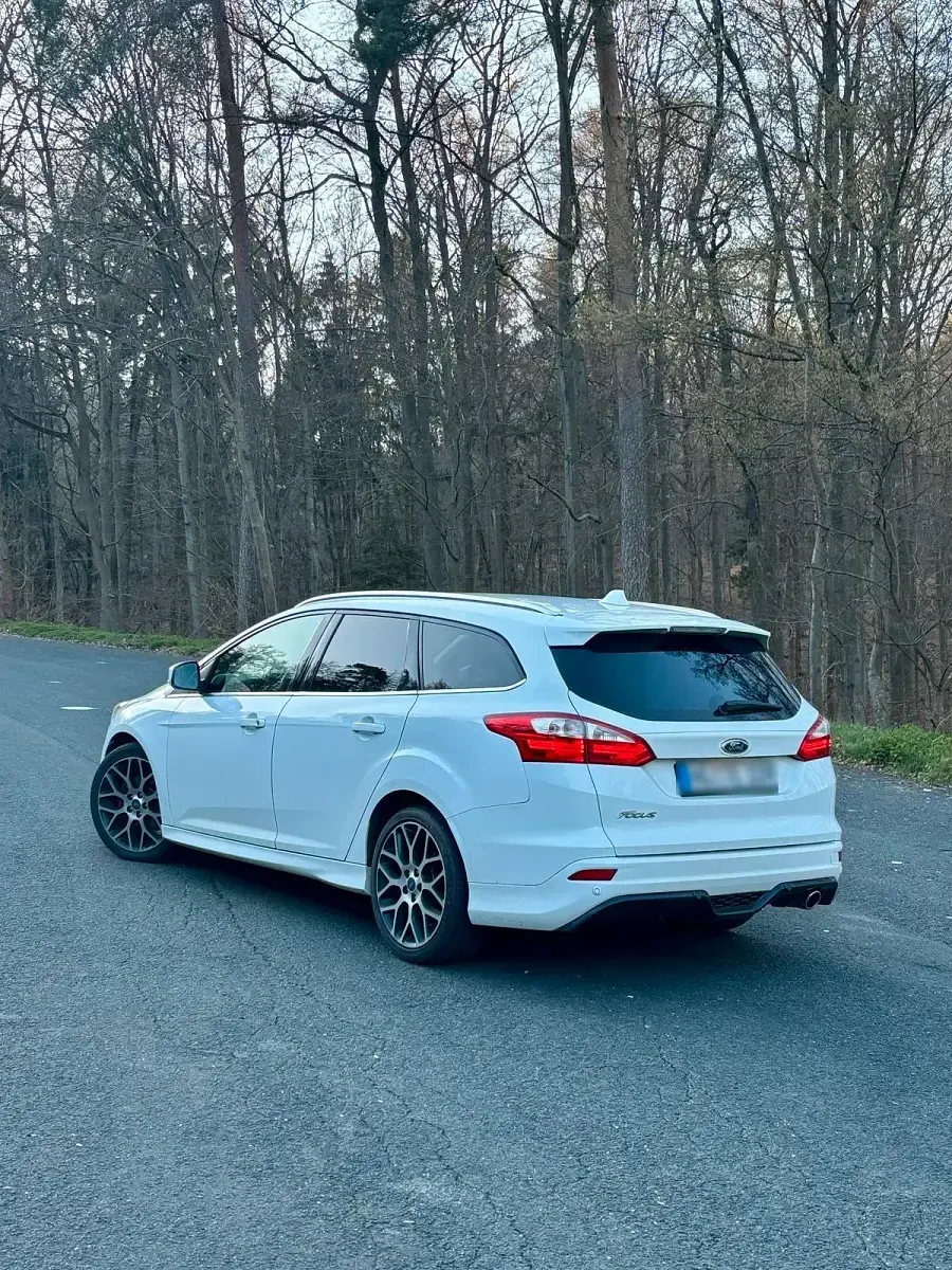 Gebraucht Ford Focus 163 PS (119 kW) 2014 Weiß Kombi