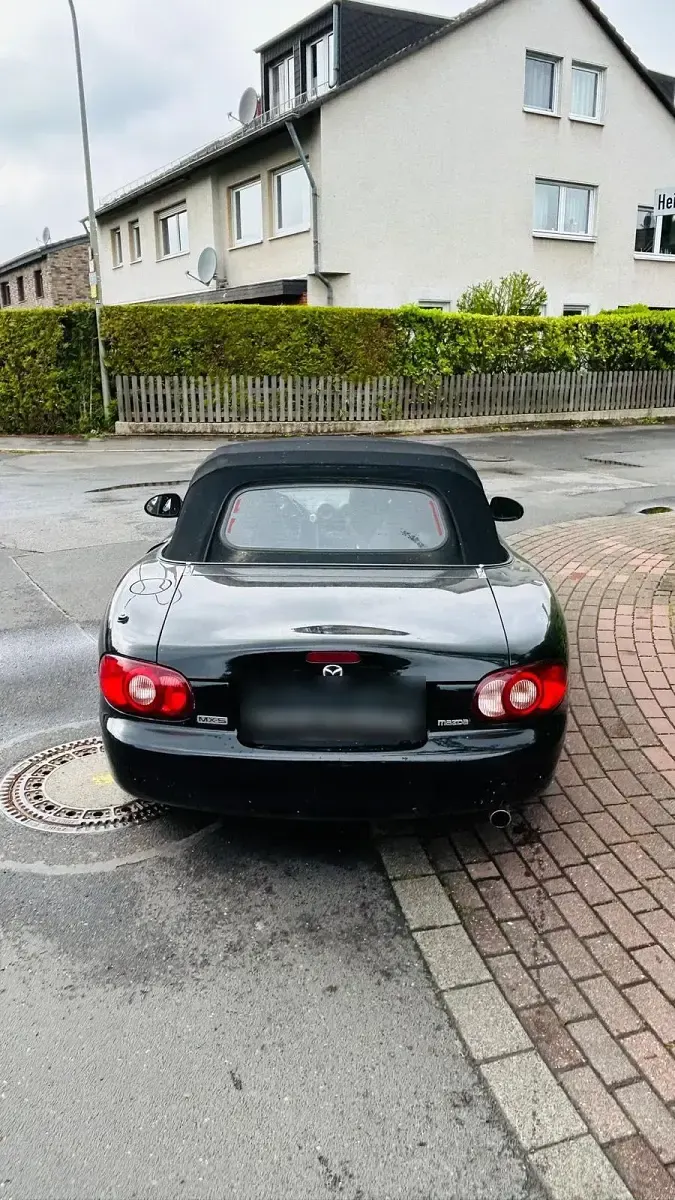 Używany Mazda MX5 110 KM (80 kW) 2004 Czarny Kabriolet