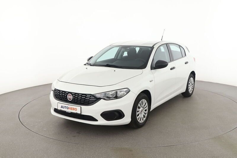 Weiß Gebraucht 2017 Fiat Tipo Pop Limousine | 9.070 € (Fairer Preis) - Bild 1/4