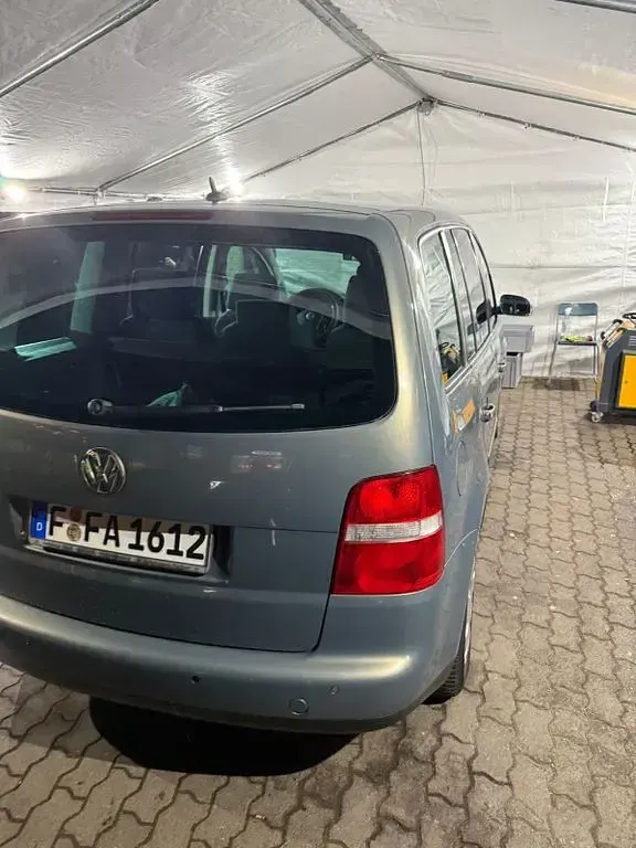 Gebraucht VW Touran Basis 102 PS (75 kW) 2004 Grau Van / Kleinbus