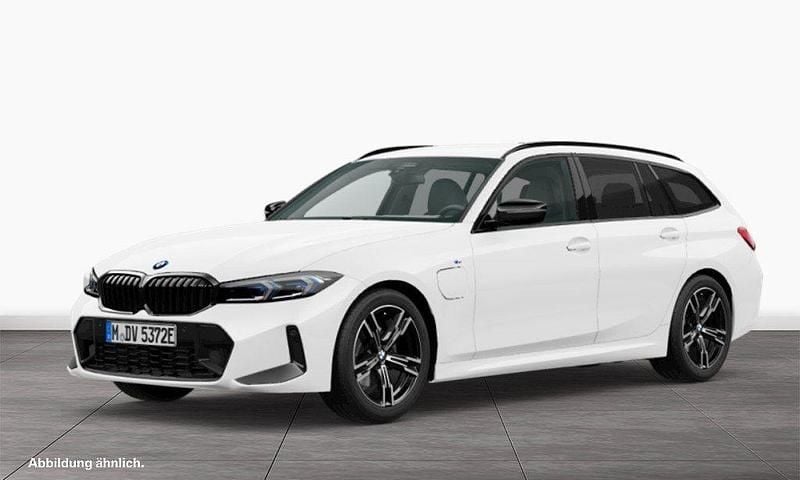Weiß Gebraucht 2022 BMW 330e M Sport Kombi | 34.790 € (Superpreis) - Bild 1/3