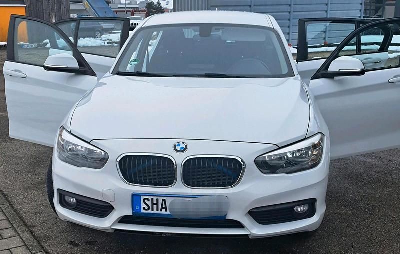Weiß Gebraucht 2018 BMW 116 Kleinwagen | 12.499 € (Fairer Preis) - Bild 1/4