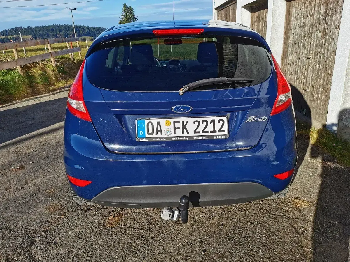 Gebraucht Ford Fiesta 60 PS (44 kW) 2010 Blau Kleinwagen