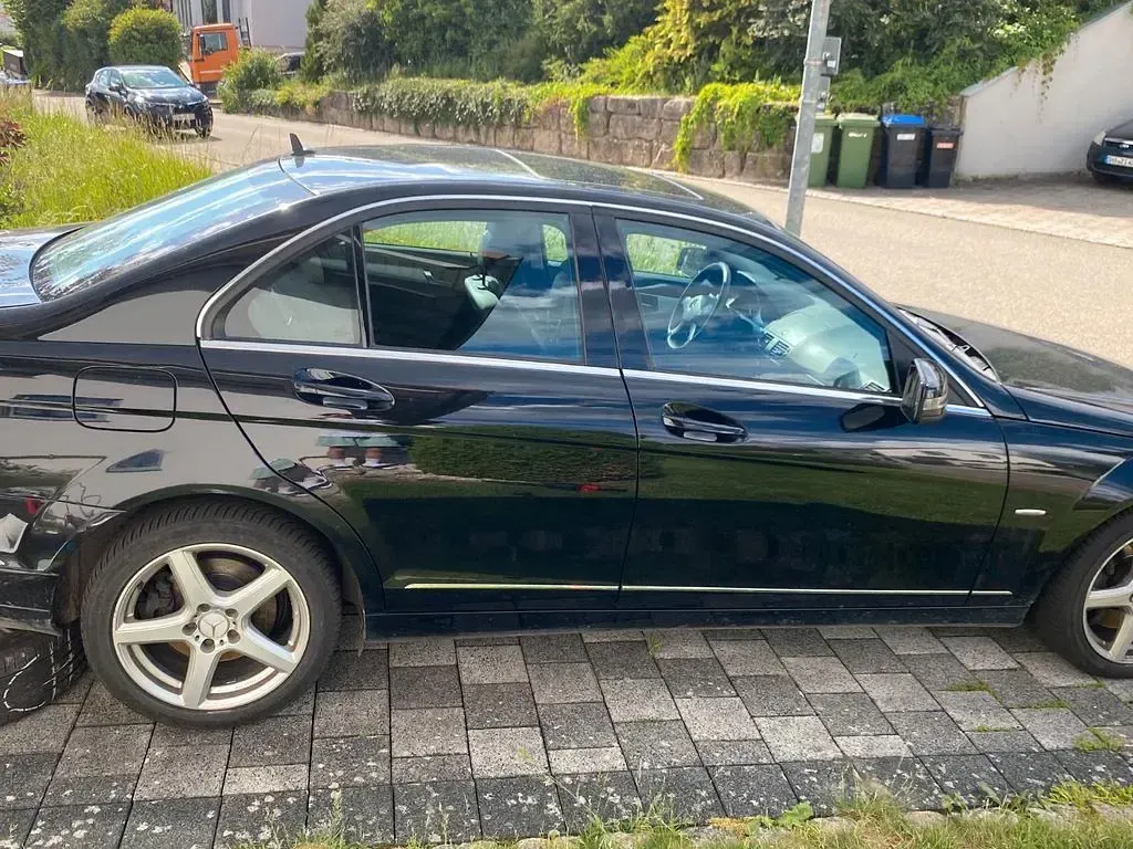 Gebraucht Mercedes C350 224 PS (164 kW) 2009 Schwarz Limousine