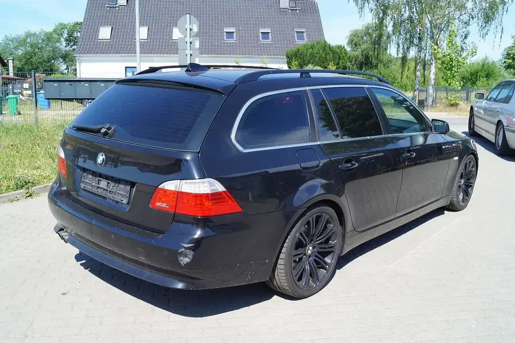 Gebraucht BMW 530 Performance 272 PS (200 kW) 2007 Schwarz ii Kombi