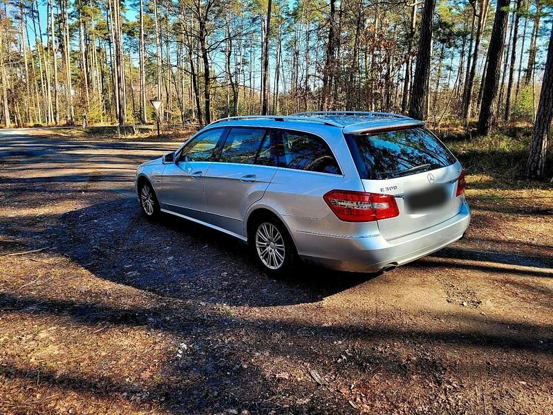 Gebraucht Mercedes E300 204 PS (150 kW) 2010 Kombi