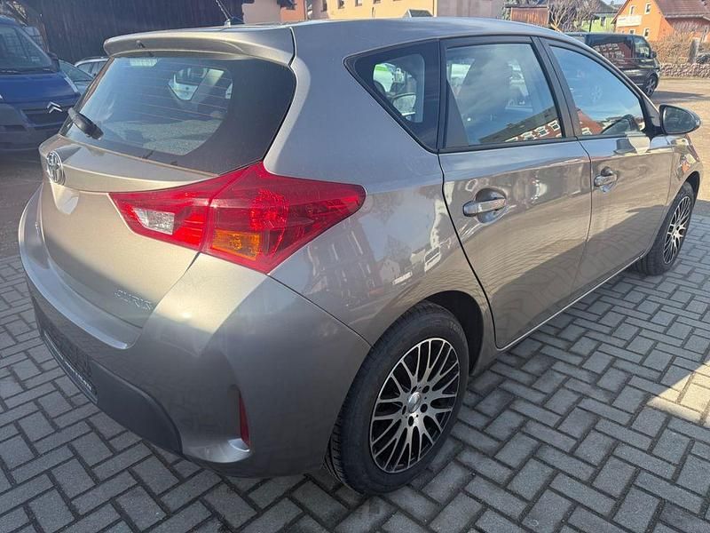 Gebraucht Toyota Auris Cool 99 PS (72 kW) 2014 Grau Limousine