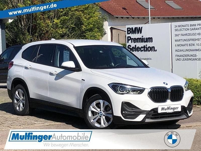 Weiß Gebraucht 2022 BMW X1 Sport Line SUV | 21.900 € (Guter Preis) - Bild 1/4