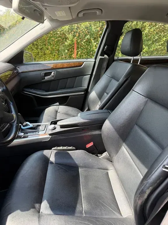 Gebraucht Mercedes E220 170 PS (125 kW) 2010 Grau Limousine