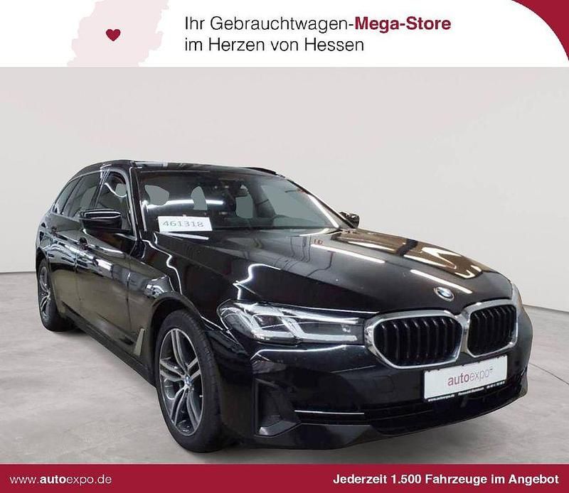 Schwarz uni Gebraucht 2022 BMW 520 Sport Line Kombi | 25.490 € (Fairer Preis) - Bild 1/4
