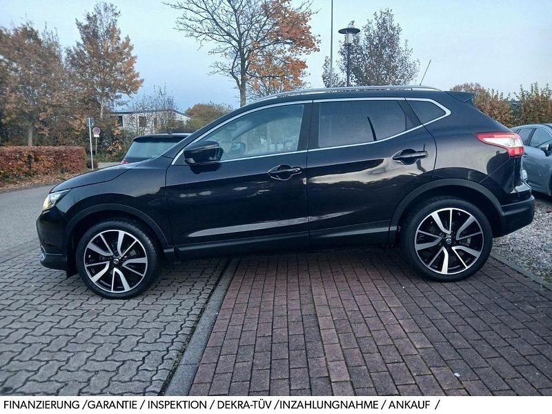 Schwarz Gebraucht 2015 Nissan Qashqai 360º SUV | 11.999 € (Fairer Preis) - Bild 1/4