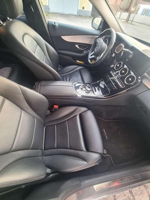 Gebraucht Mercedes C220 Avantgarde 194 PS (142 kW) 2019 Grau Kombi