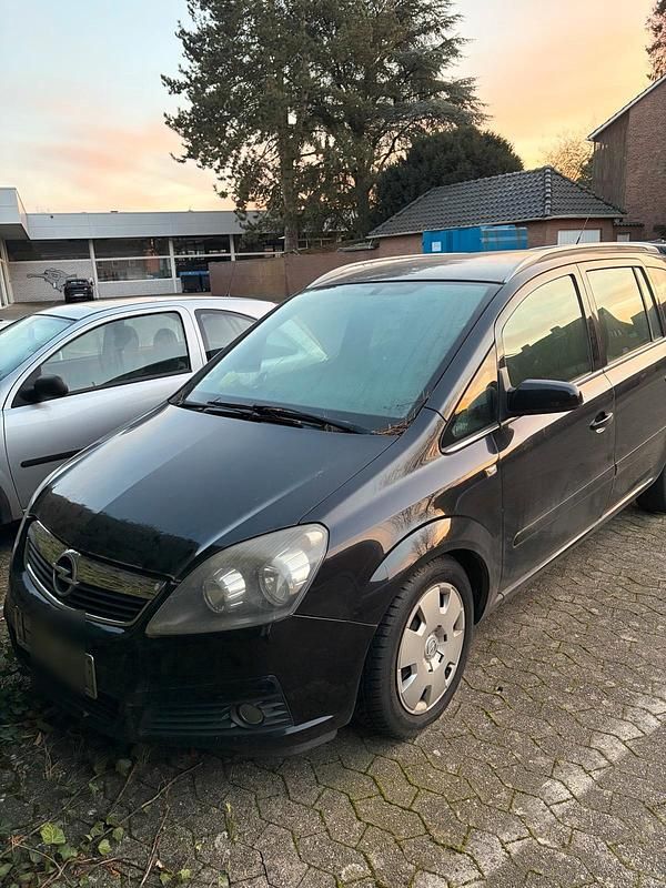 Schwarz Gebraucht 2006 Opel Zafira Kombi | 899 € (Superpreis) - Bild 1/4