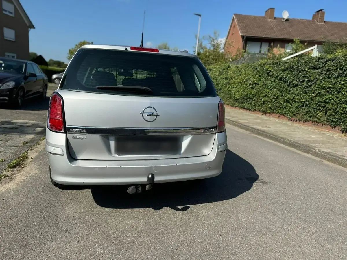 Gebraucht Opel Astra 106 PS (77 kW) 2006 Silber Kombi