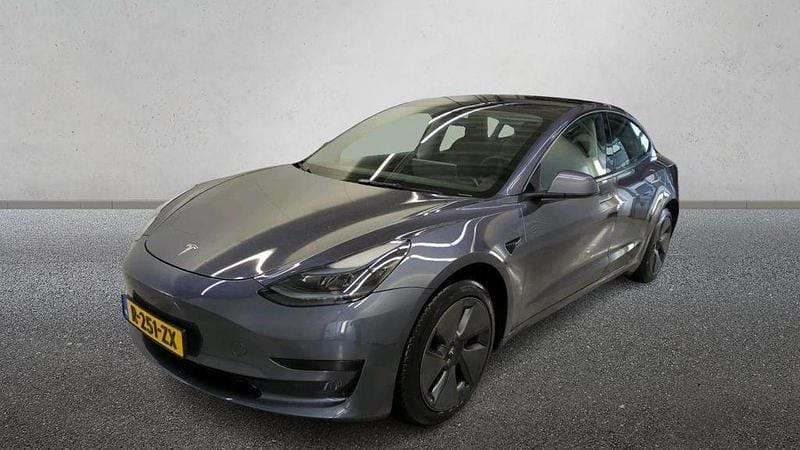 Gebraucht Tesla Model 3 Standard Range 225 kW (306 PS) 2022 Grau Limousine