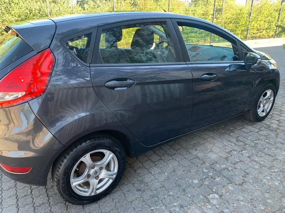 Gebraucht Ford Fiesta 82 PS (60 kW) 2009 Schwarz Kleinwagen