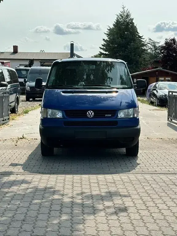 Second-hand VW Caravelle 102 CP (75 kW) 2001 Albastru Van