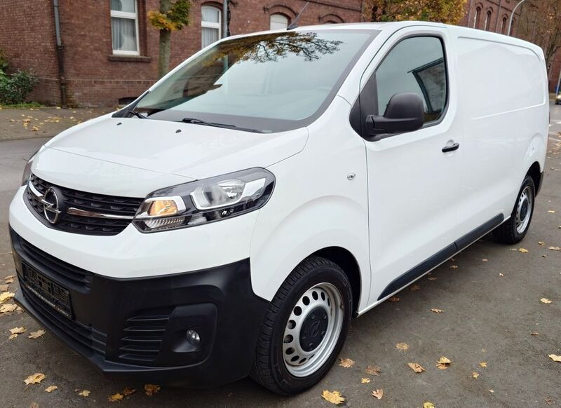 Weiß Gebraucht 2020 Opel Vivaro Selection Van | 17.999 € (Superpreis) - Bild 1/4