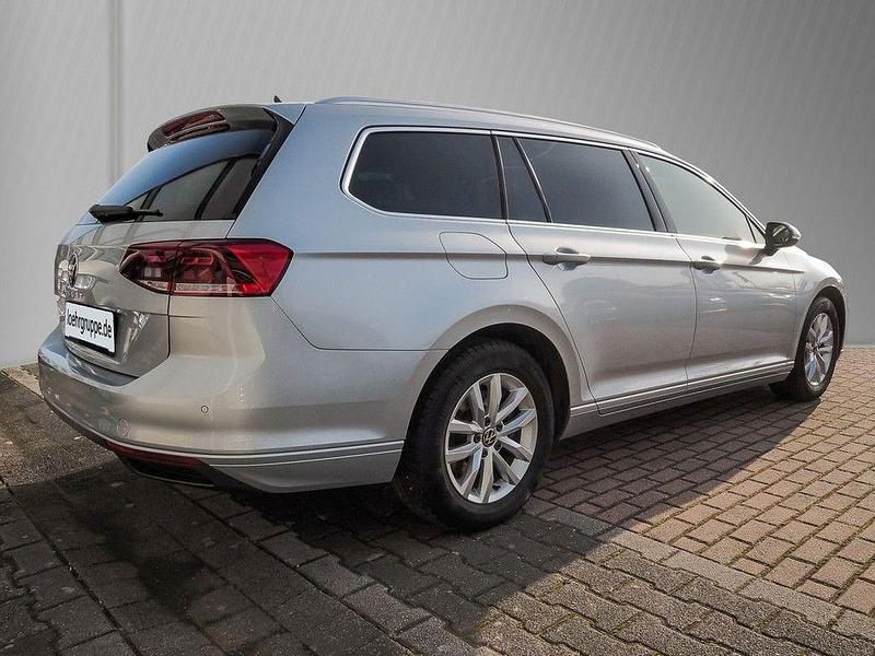 Gebraucht VW Passat Business 150 PS (110 kW) 2023 Silber Kombi