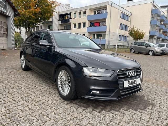 Gebraucht Audi A4 Attraction 143 PS (105 kW) 2013 Grau Kombi