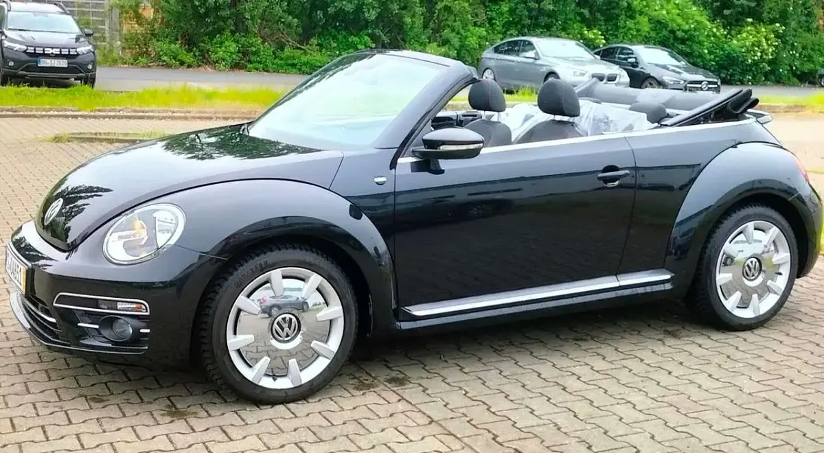 Używany VW Beetle Sound 105 KM (77 kW) 2017 Czarny Hatchback