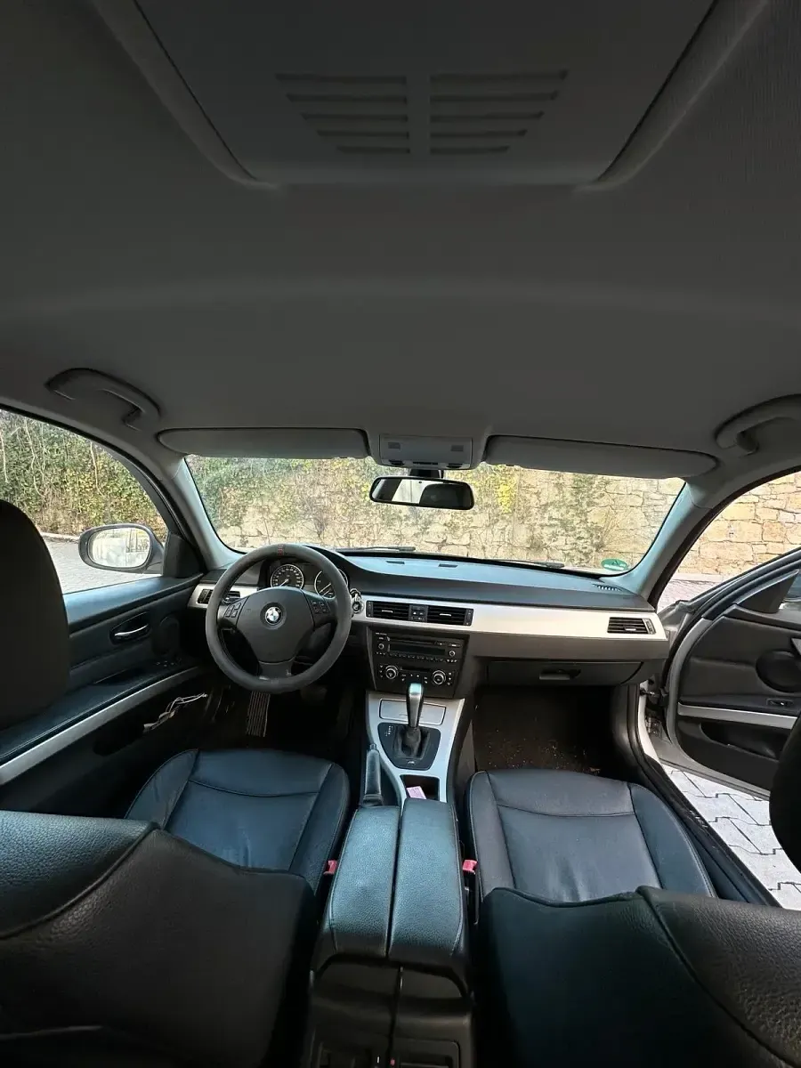 Gebraucht BMW 320 Basis 184 PS (135 kW) 2010 Silber Limousine
