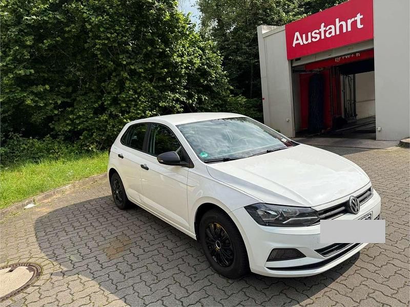 Gebraucht VW Polo Trendline 80 PS (58 kW) 2019 Weiß Kleinwagen