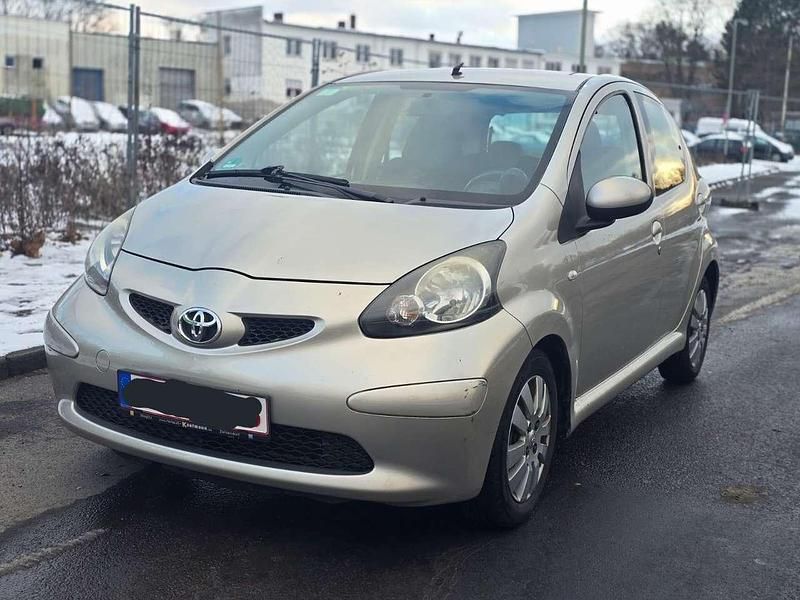 Gebraucht Toyota Aygo 68 PS (50 kW) 2009 Beige Kleinwagen