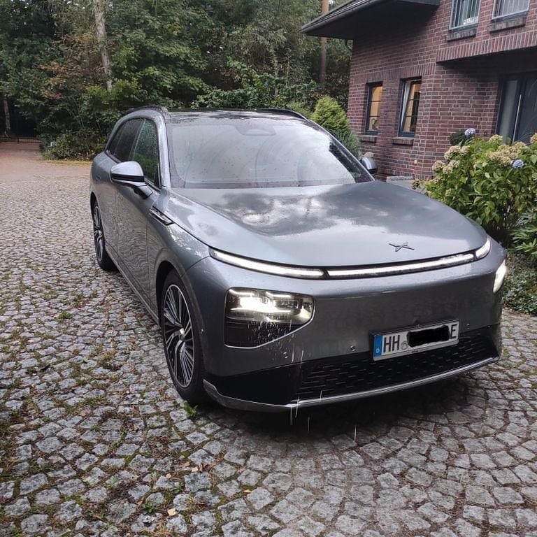 Gebraucht XPENG G9 AWD Performance 405 kW (551 PS) 2025 Grau SUV