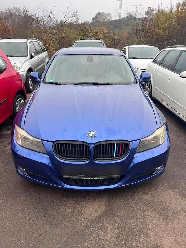 Blau Gebraucht 2008 BMW 318 Limousine | 3.000 € (Superpreis) - Bild 1/4