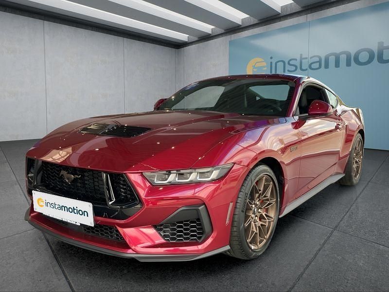Violett Neu 2025 Ford Mustang GT Fastback Coupé | 65.099 € (Teuer) - Bild 1/4
