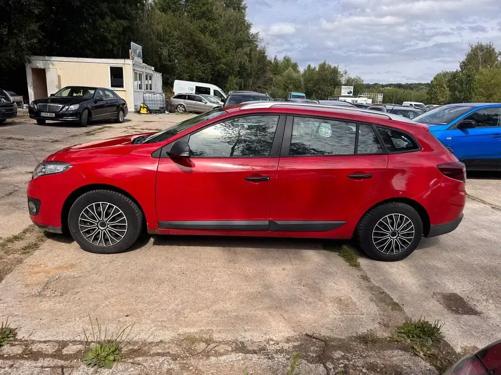 Gebraucht Renault Mégane III 101 PS (74 kW) 2012 Rot Limousine