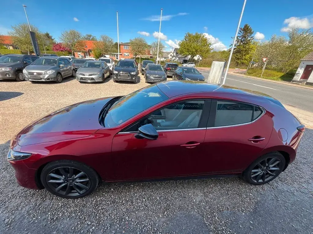 Gebraucht Mazda 3 Cosmo 122 PS (89 kW) 2019 Rot Limousine