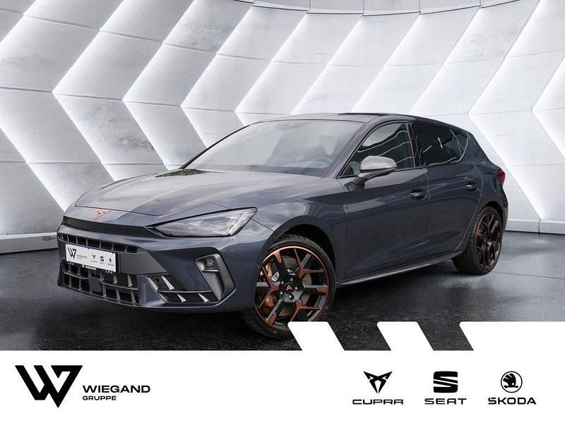 Grau Neu 2025 Cupra Leon VZ Limousine | 48.825 € (Teuer) - Bild 1/4