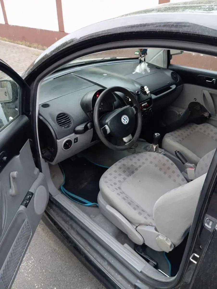 Gebraucht VW Beetle 116 PS (85 kW) 2000 Schwarz Kleinwagen