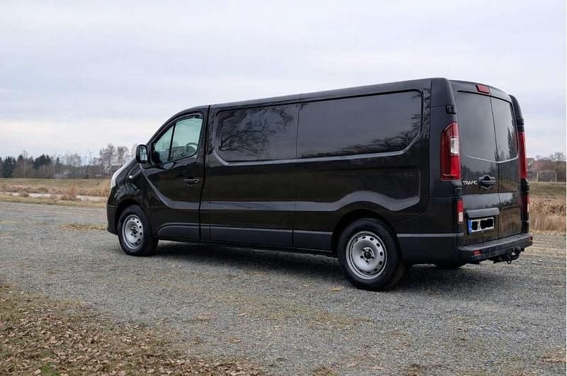Gebraucht Renault Trafic Komfort 120 PS (88 kW) 2017 Schwarz Van / Kleinbus