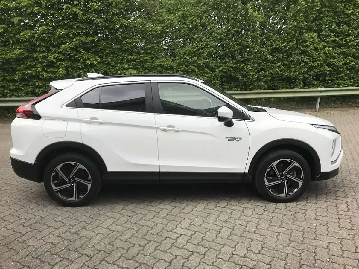 Gebraucht Mitsubishi Eclipse Cross Plus 98 PS (72 kW) 2022 Andenweiss (s) SUV
