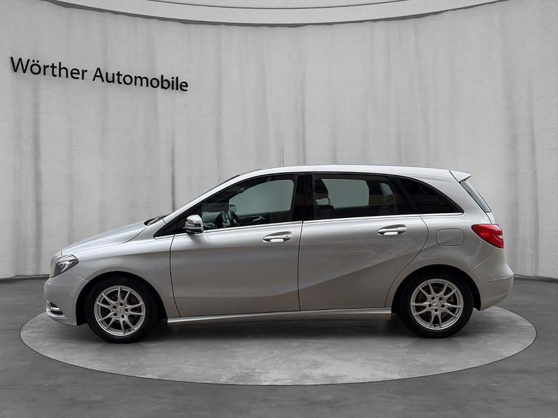 Gebraucht Mercedes B180 Avantgarde 122 PS (89 kW) 2013 Silber Van / Kleinbus