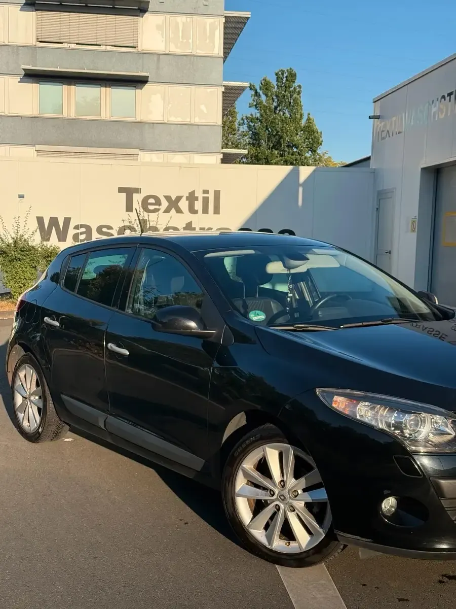 Gebraucht Renault Mégane III 110 PS (80 kW) 2010 Schwarz Kombi
