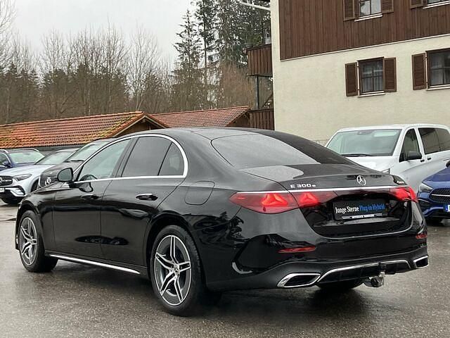 Gebraucht Mercedes E300 Advanced 277 PS (203 kW) 2024 Obsidianschwarz  metalliclack Limousine